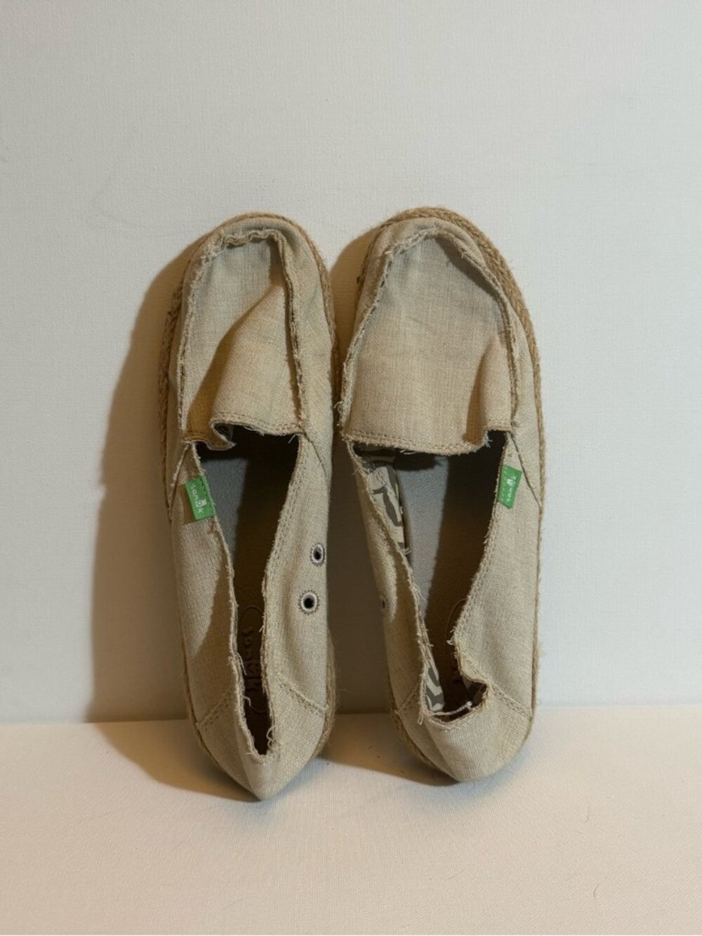 SANUK WOMENS SLIP ON SHOES BEIGE TEXTILES UPPER SIZE 9 EUC